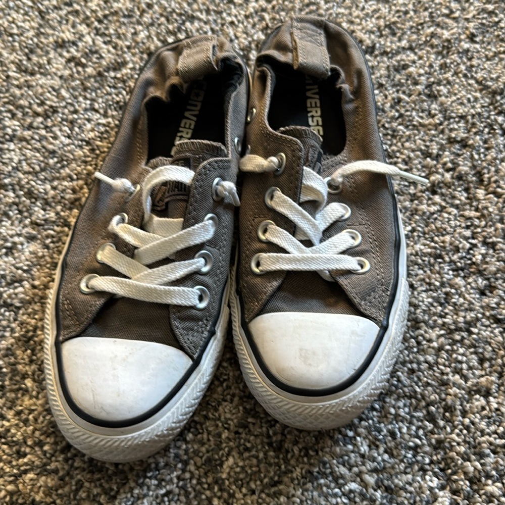 No tie Converse in grey